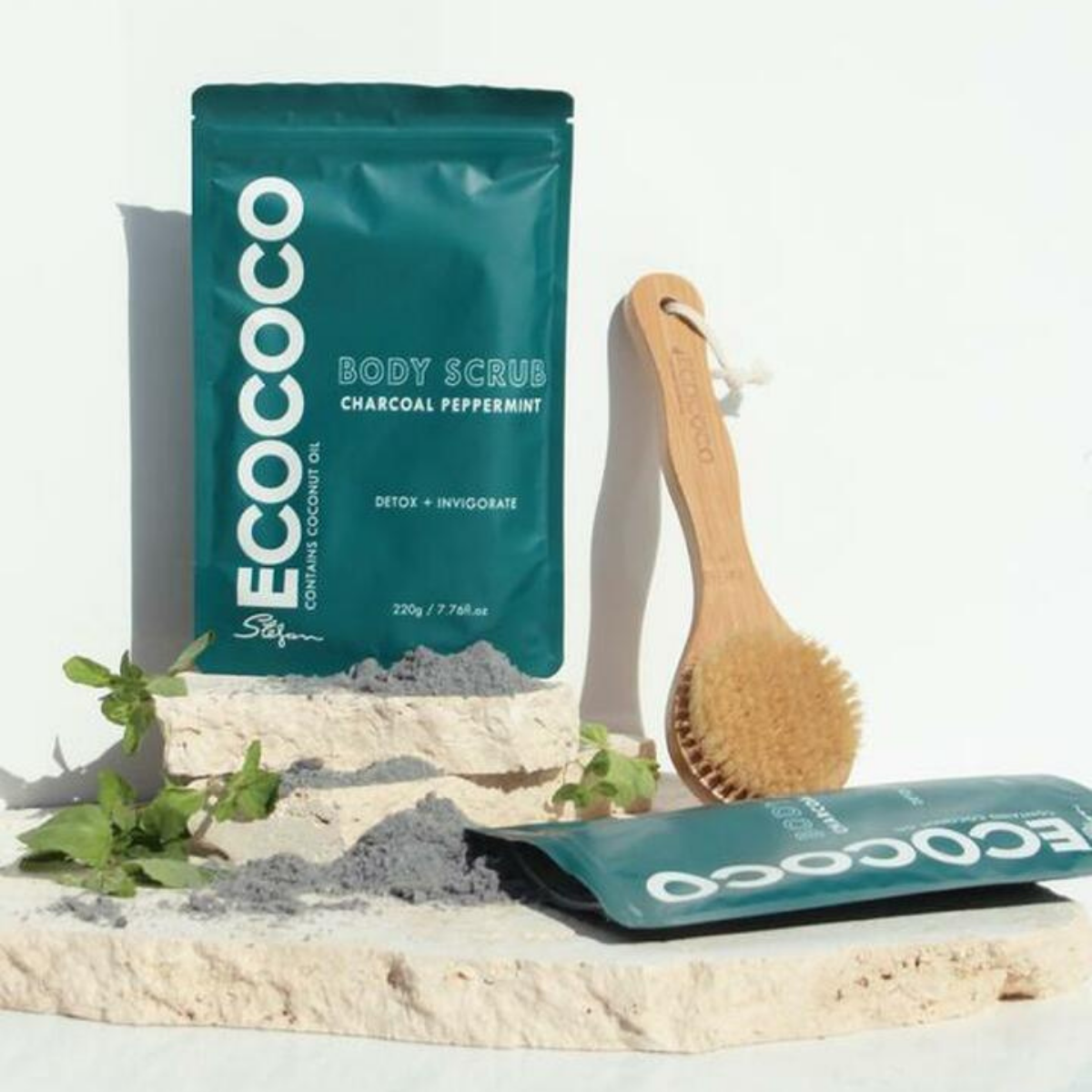 Ecococo Peppermint and Charcoal Scrub