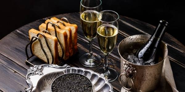 caviar with champaign