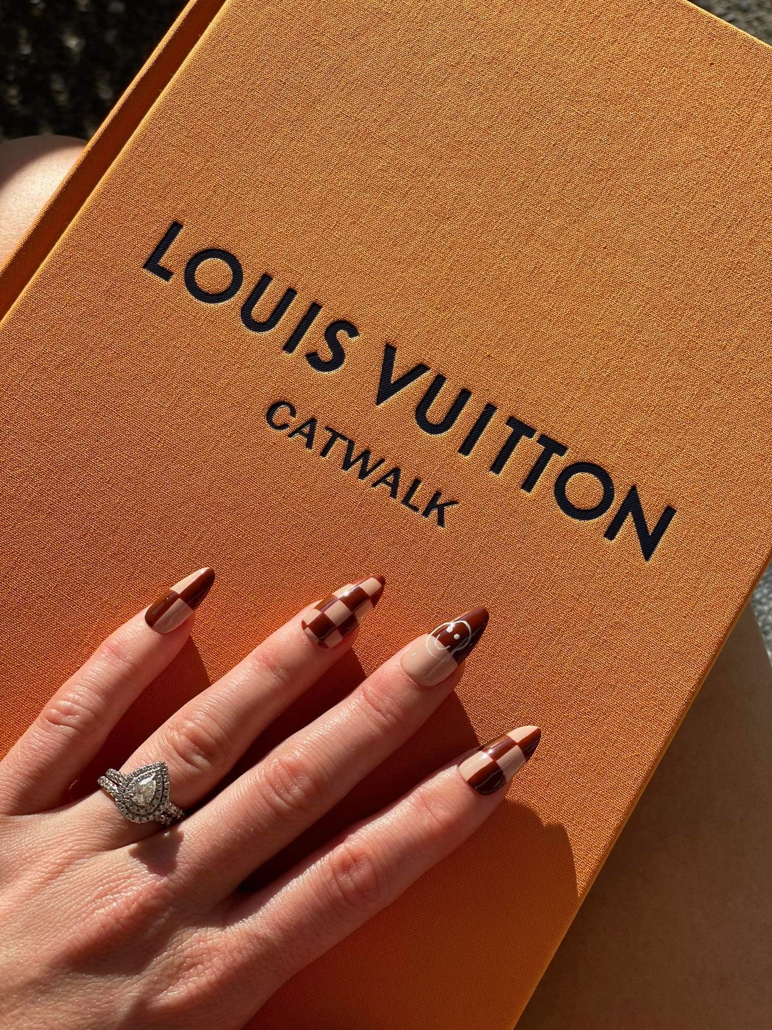 Mua Louis Vuitton Catwalk The Complete Fashion Collections trên Amazon Anh  chính hãng 2023  Giaonhan247