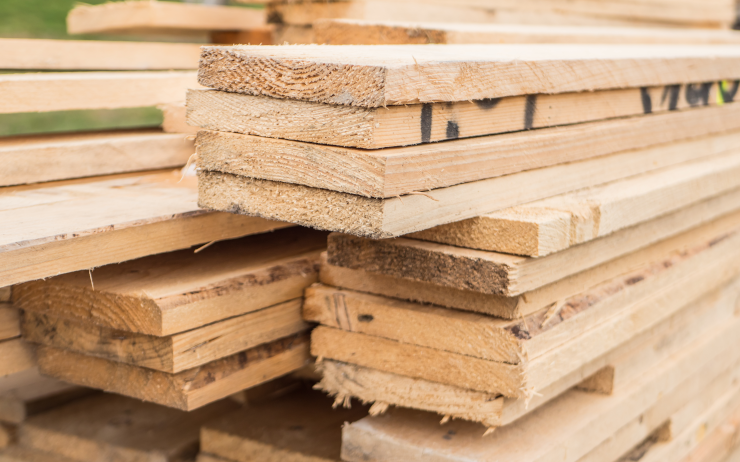 Planches de bois pour matériaux de construction