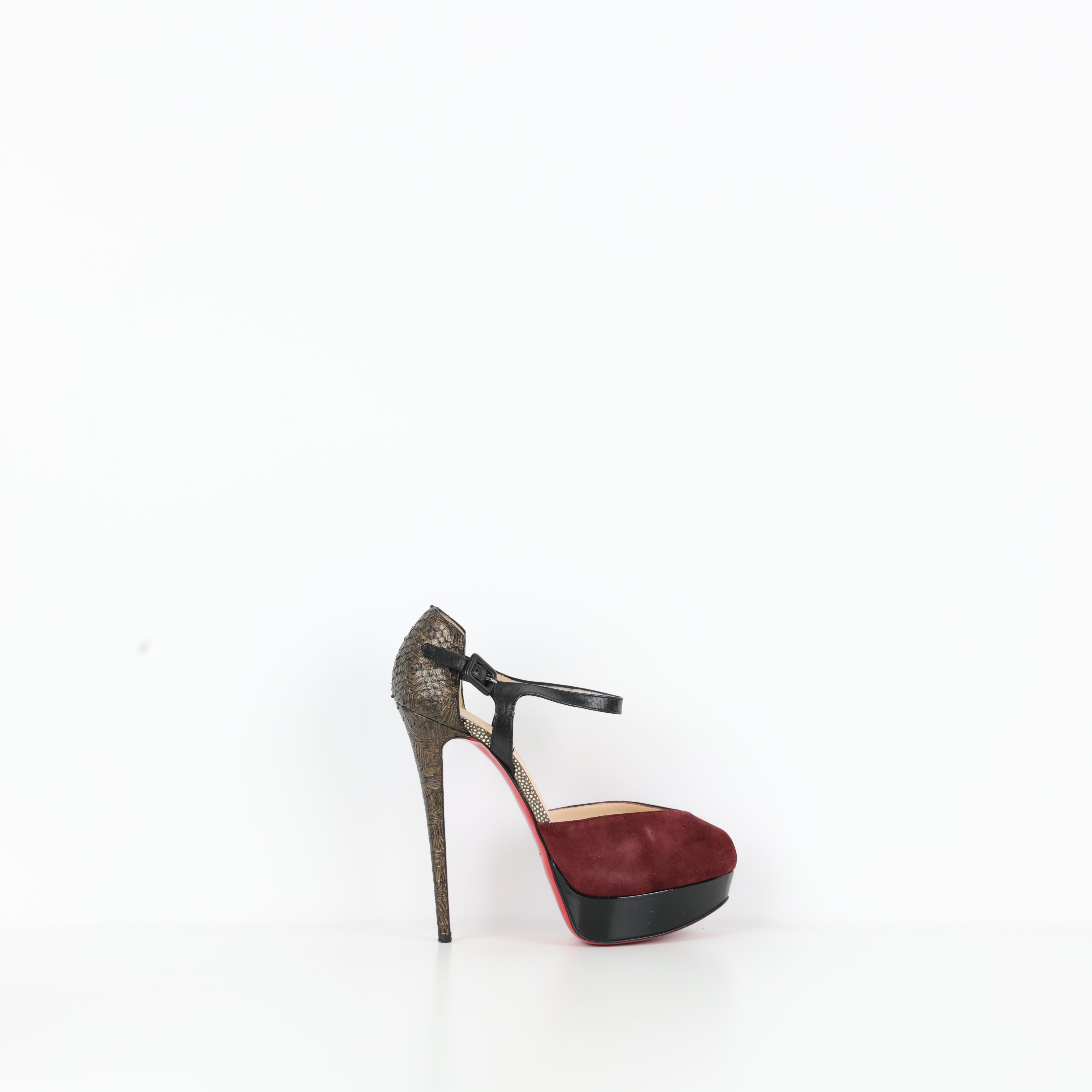 Image of Heels , Shoe Size 39.5