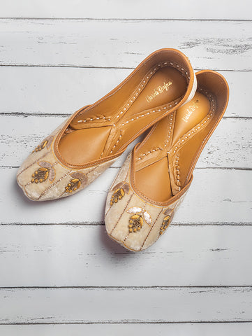 Cliona Embroidered Juttis by Vareli Bafna now available at Trendroots