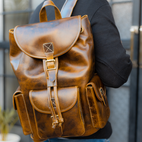 Versatile men's leather knapsack