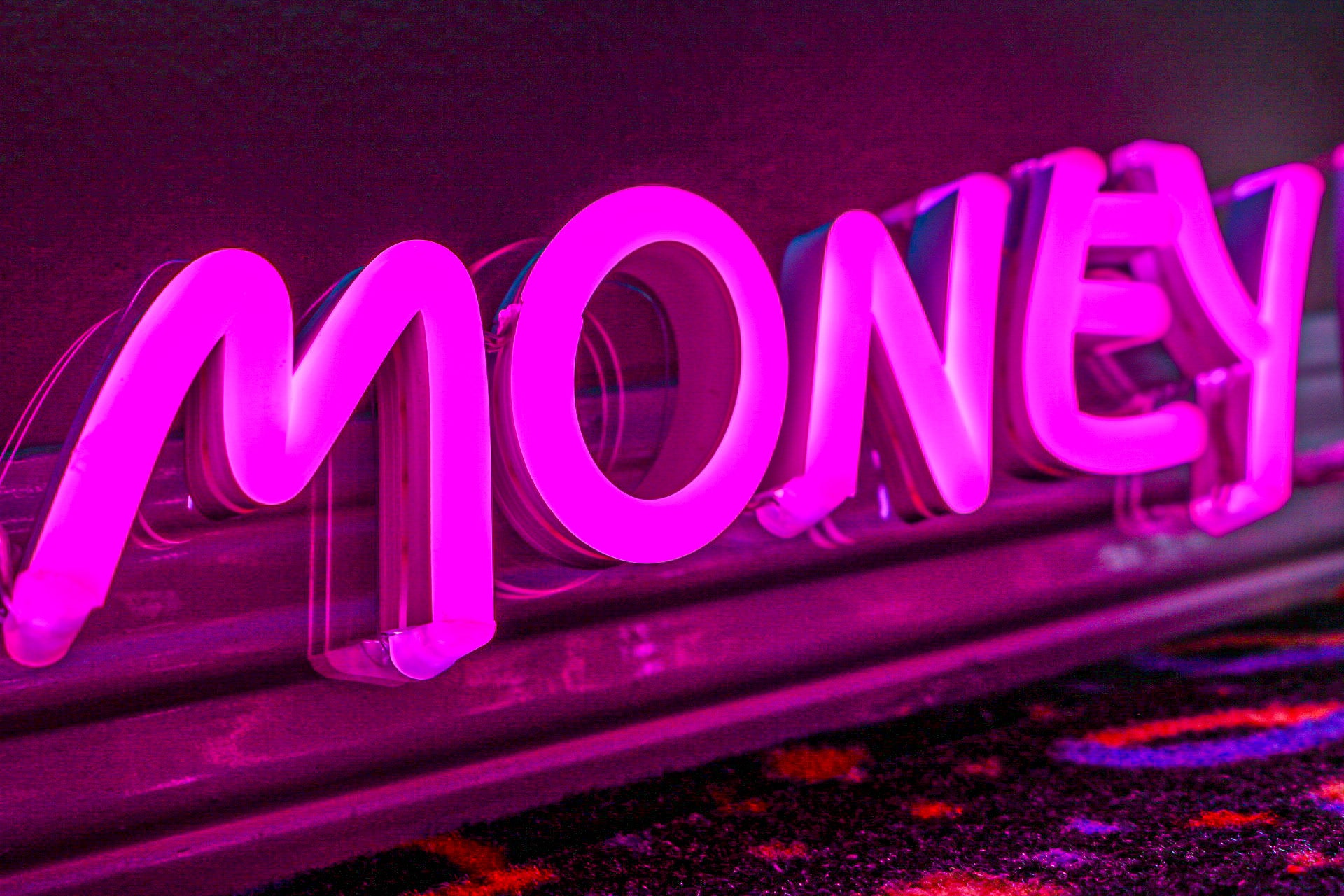 Miami Vibe AMIL Neon Light– All Money is Legal (A.M.I.L.)