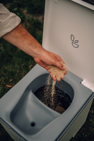 Litter for compost toilet