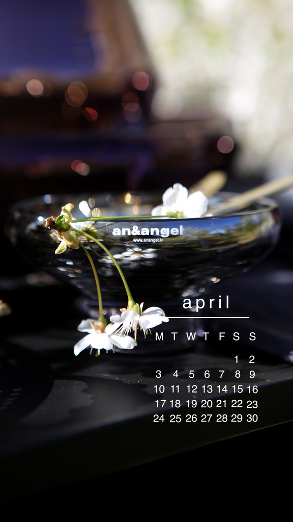 April calendar screensaver