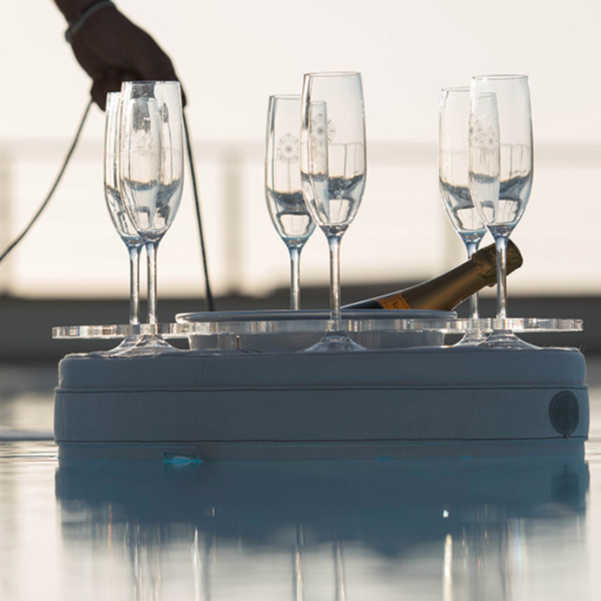 marricreo floating drinks holder