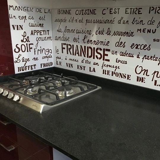 Cuisine blanche : ces crédences qui la sortent de l'ordinaire