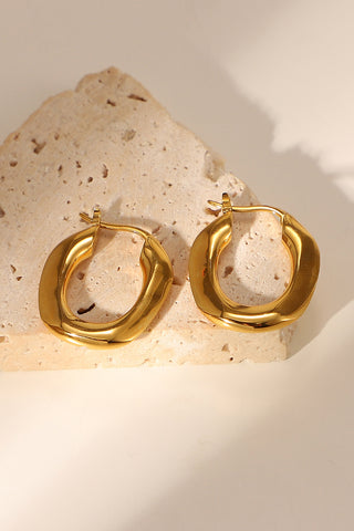 Gold oval hoop earrings 