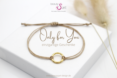 Handgefertigtes Makrameearmband Kreis goldfarben, Only for You von Beautysart Design