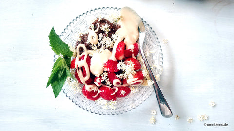 Chia-Pudding-Erdbeere-Minze-Glasschale-Draufsicht