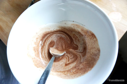Heiße-Schokolade-aus-Cashewmilch-Schälchen-Draufsicht