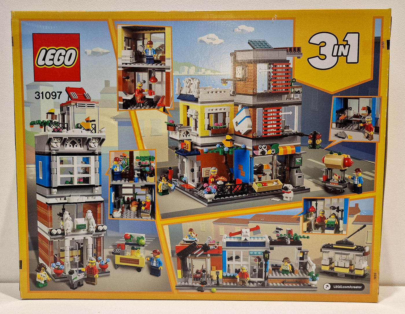 LEGO 31097 Creator 3 in 1 Townhouse Pet Shop and Café – Precious