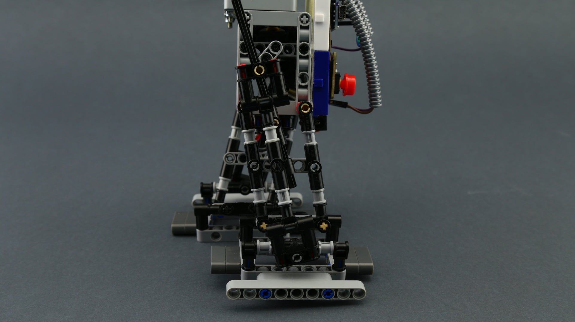 How LEGO®-compatible projects encourage kids to learn robotics.