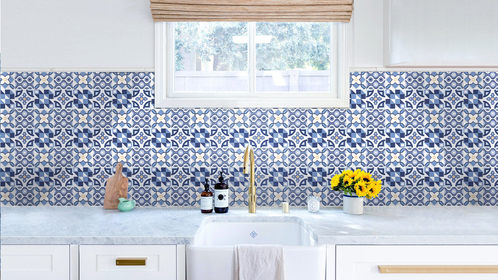 Blaue spanische Backsplash-Fliese zum Abziehen und Aufkleben