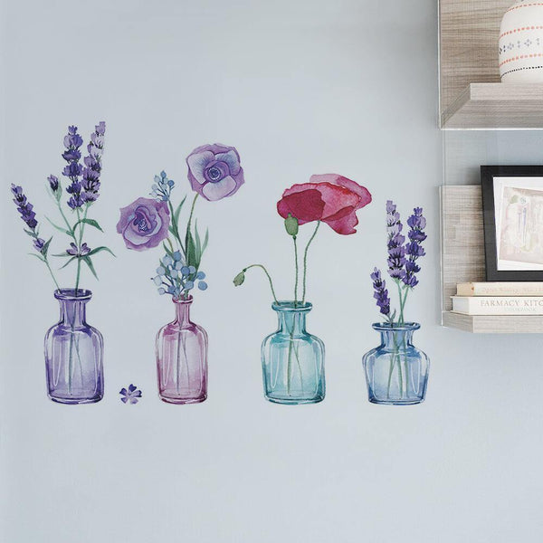 Bunte Vase mit Lavendel und Mohn zum Abziehen und Aufkleben