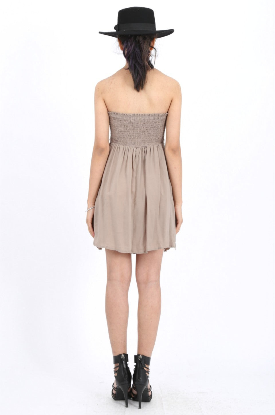 Aria Embroidery dress in beige