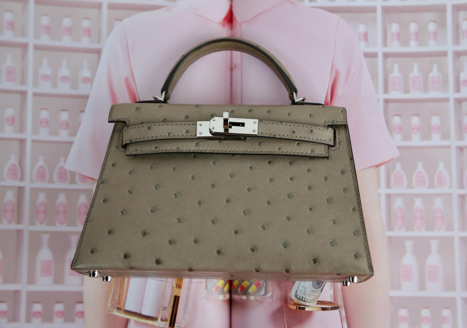 THE HORSESHOE STAMP: THE SECRET BEHIND HERMES’ MOST EXCLUSIVE BAGS