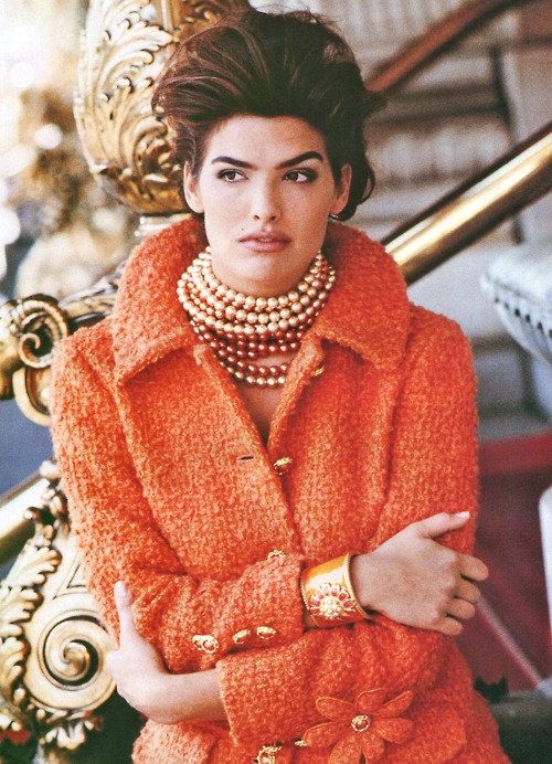 The secret of the Chanel tweed jacket