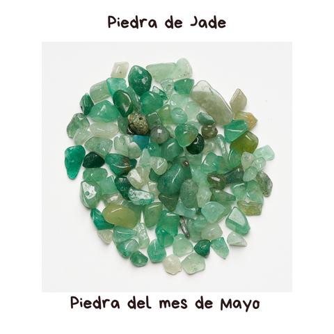 grupo de pequeñas piedras de jade