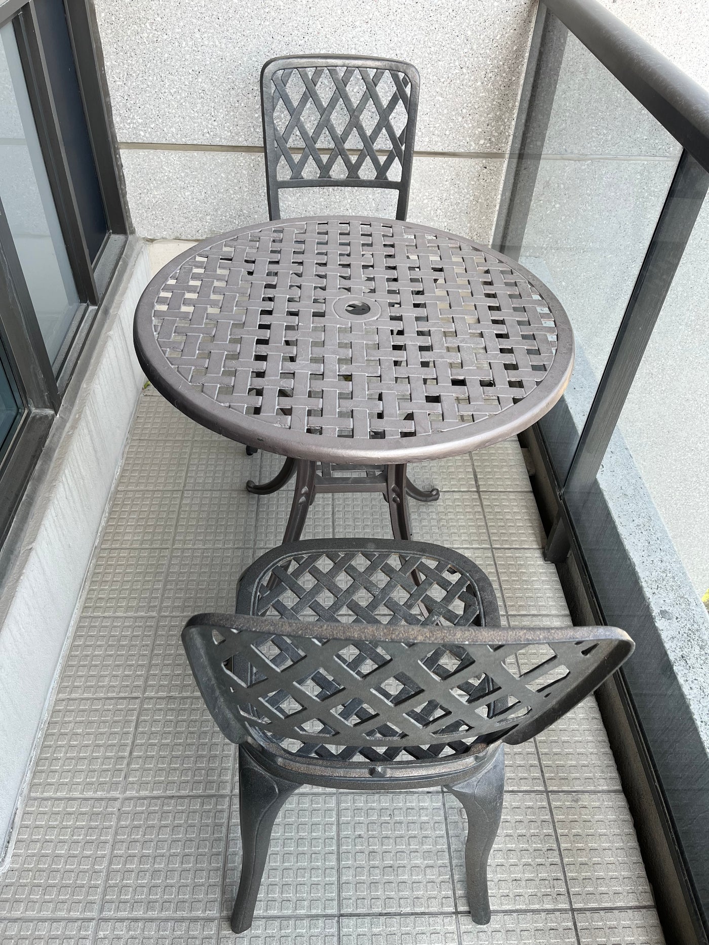 hauser cast iron patio set