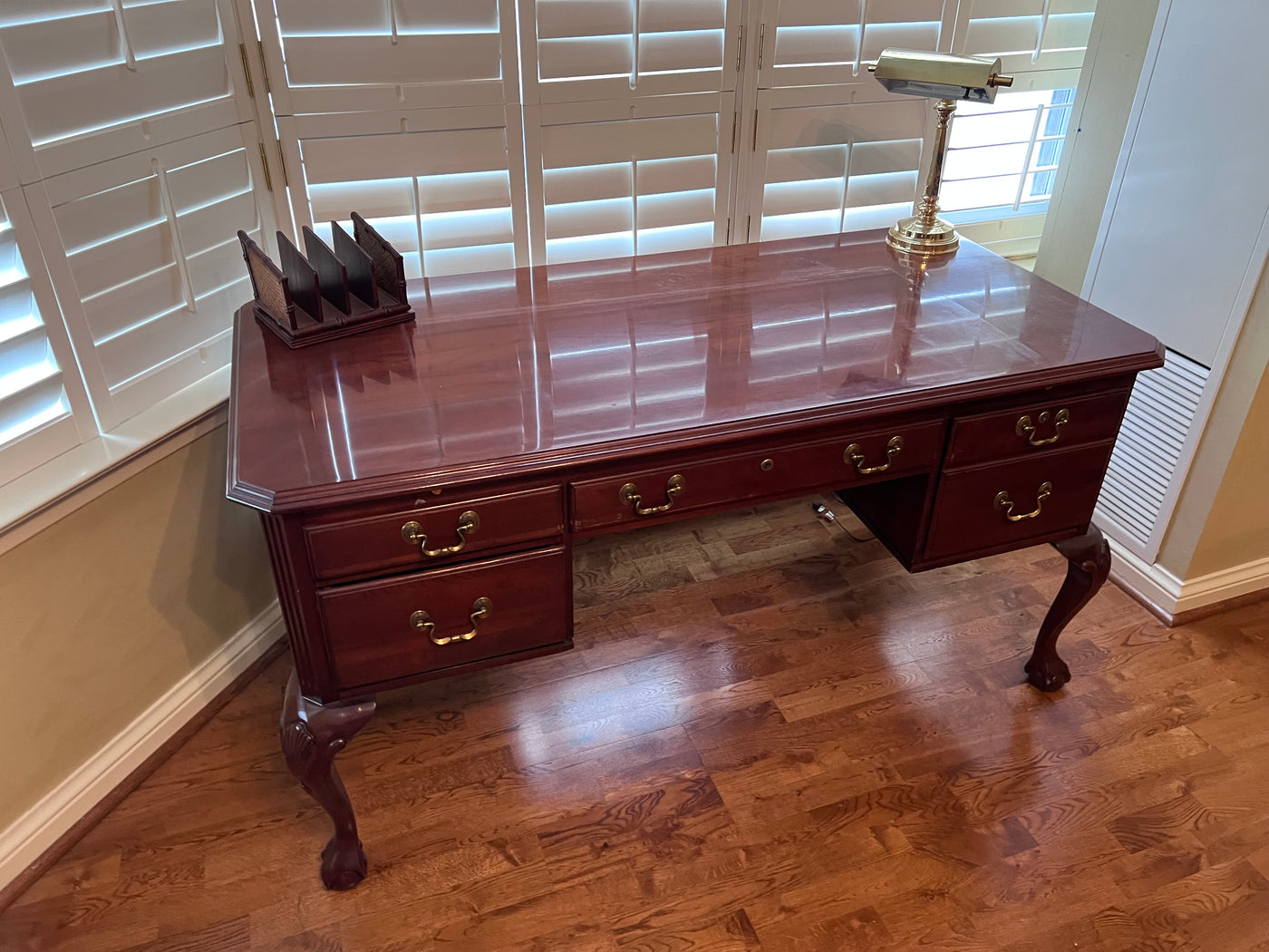 Ethan Allen Executive Office Desk – Sell My Stuff Canada - Canada's Content  and Estate Sale Specialists