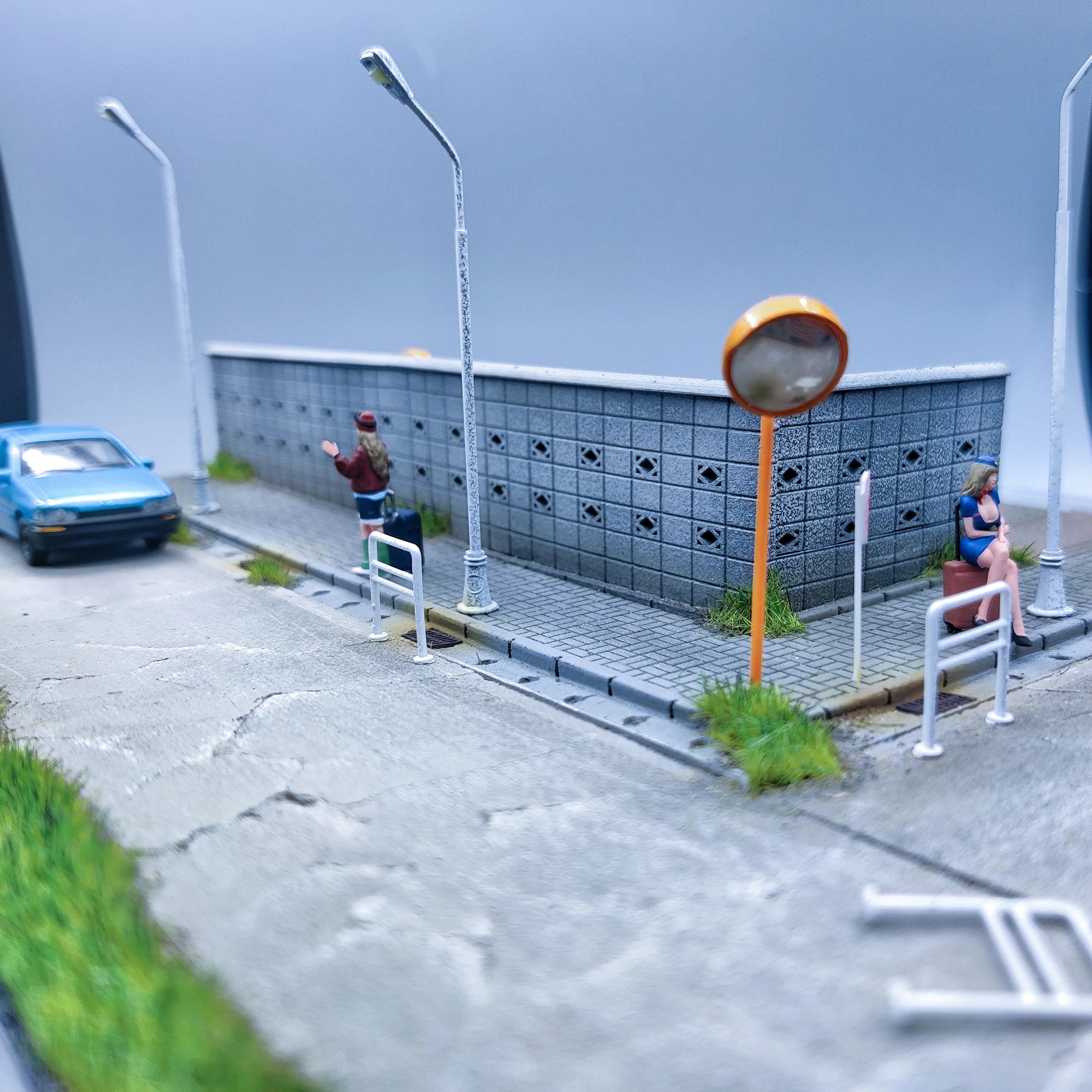 WT Minifactory 1:64 Scale Figures Luggage Girl Duo Model Dioramas Diecast Miniature Collection