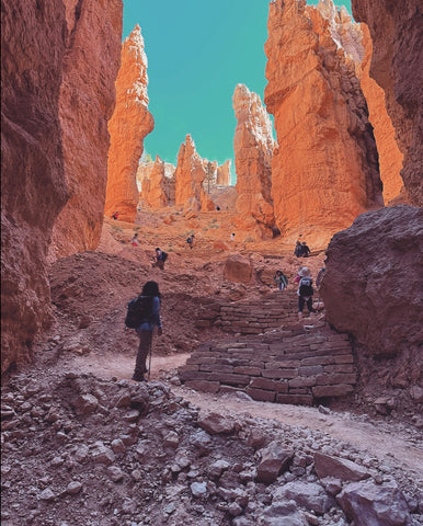 Ziphers: AN UNFORGETTABLE JOURNEY: HIKING THROUGH BRYCE CANYON
