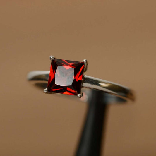 Garnet Solitaire Ring 925 Silver