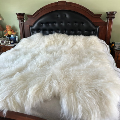Revamp your space with luxurious sheepskin rugs, adding a touch of opulence and comfort to your home décor.