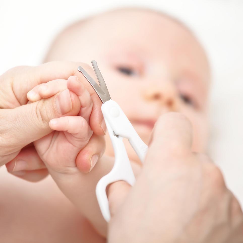 Cuándo y cómo cortar las uñas al bebé? | Blog Mustela
