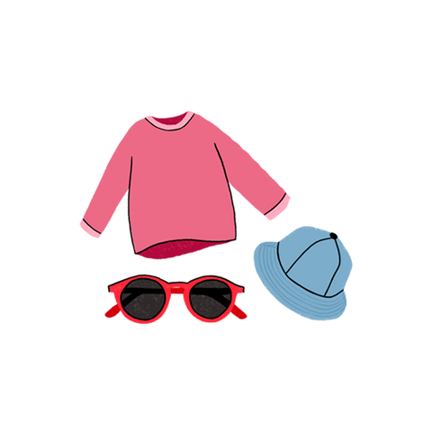Es mejor ponerle ropa, gorrito y gafas al niño para evitar las quemaduras solares