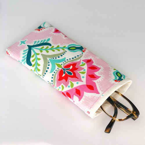 Rifle Paper Co strawberry fields soft glasses case – Grannys On the Go