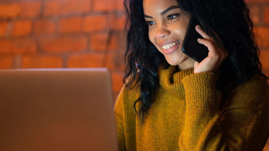 Femme au téléphone