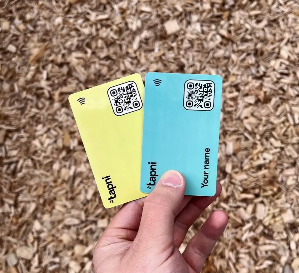 Deux cartes de visites NFC proposées par Tapni.