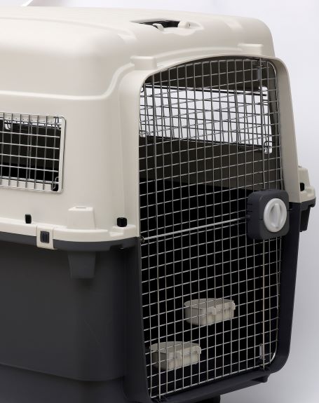 Image of Henry Wag Air Dog Kennel - Black/Cream - Giant