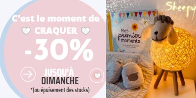 Offre spéciale de 30% de réduction sur la veilleuse mouton tissée à la main, veilleuse affichée à côté de l'offre, émettant une lumière douce et rassurante grâce à son variateur d'intensité.