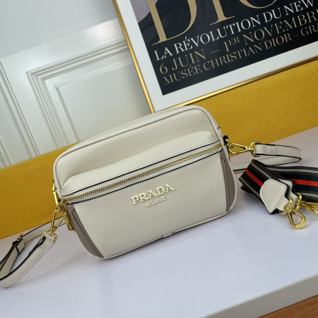 Prada 2021 New Fashion WHITE Leather  Suit Retro Hobo Underarm Bag Leisure Crescent Crossbody Satche