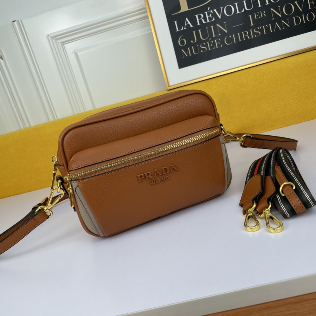 Prada 2021 New Fashion Brown leather  Suit Retro Hobo Underarm Bag Leisure Crescent Crossbody Satche