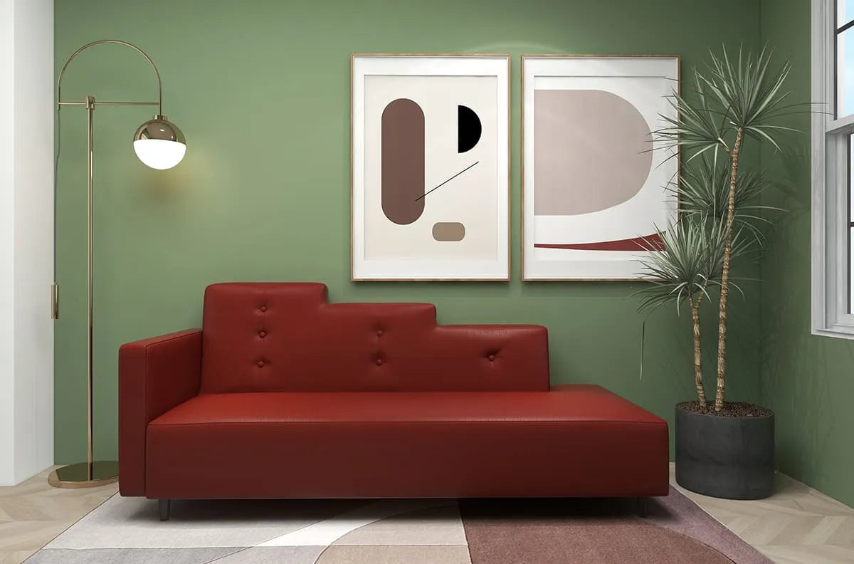赤いソファと緑の壁の補色のインテリア