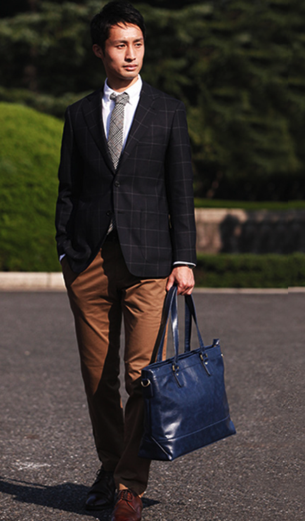 ビジネスシーンで活躍する スーツに合うバッグ の特徴と選び方のポイント