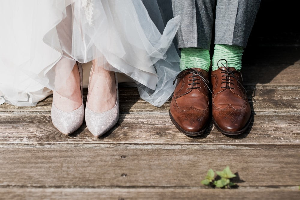 結婚式の衣装の足元を写した画像