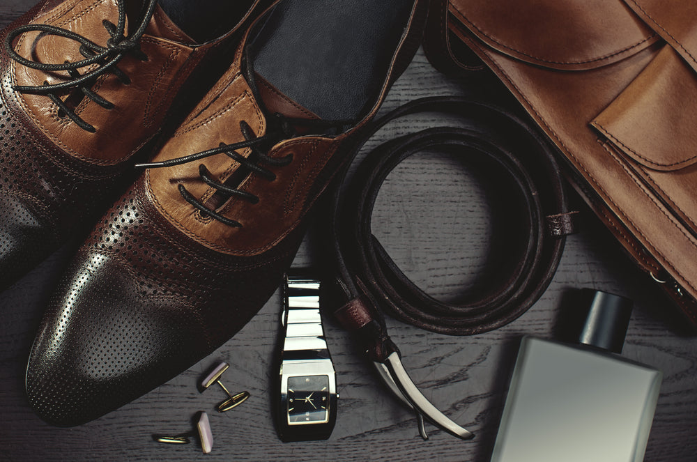 革靴やベルト、腕時計などのメンズファッションアイテム