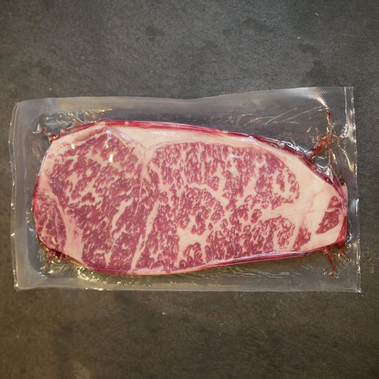 https://cdn.shopify.com/s/files/1/0549/1975/8078/products/wagyu-sampler-1-japanese-1-australian-sampler-977384_533x.jpg?v=1670717535