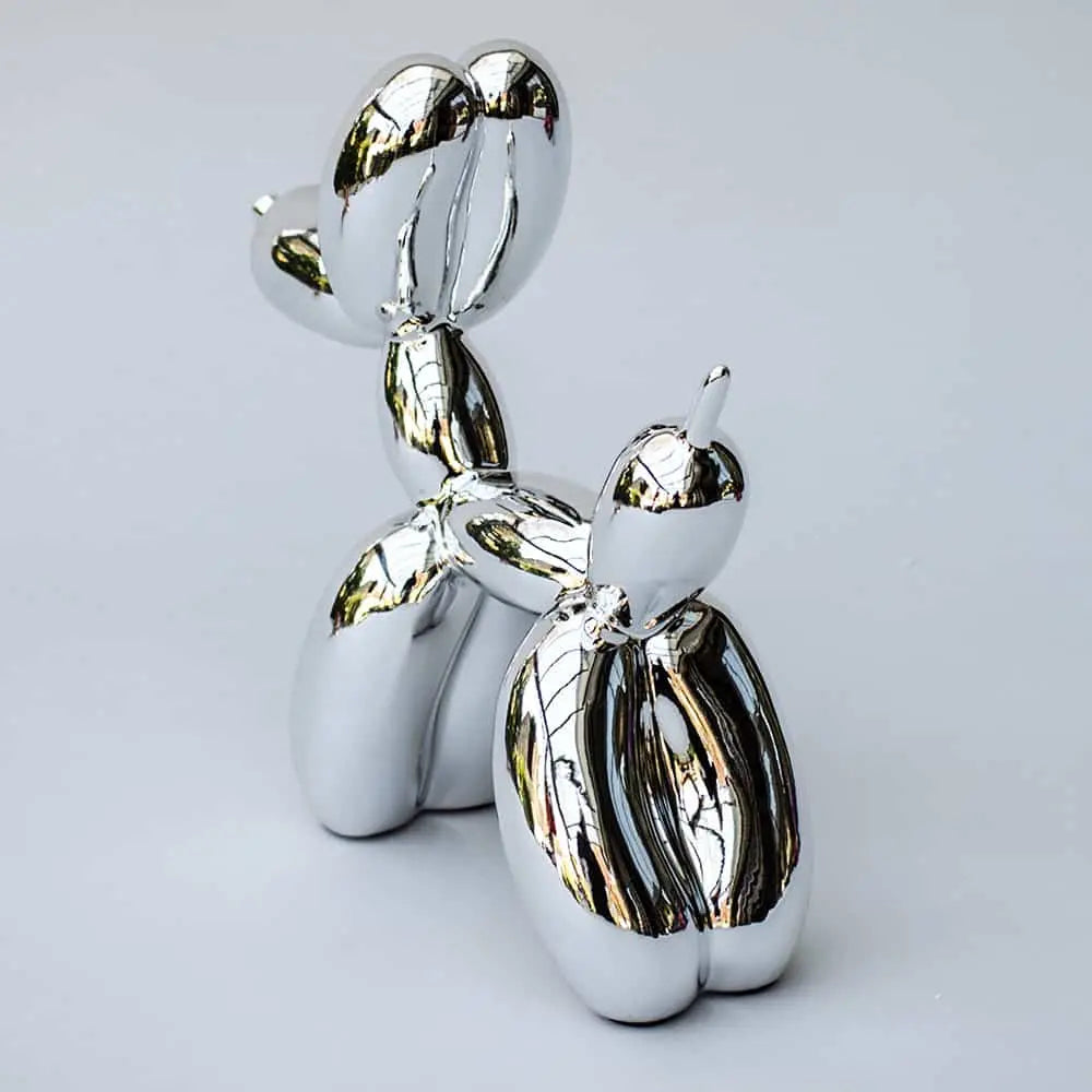 Diese besondere "Balloon Dog" Kunst Skulptur, ist wie der Name schon verrät, eine Figur, die einen Ballon in Form eines Hundes darstellt.