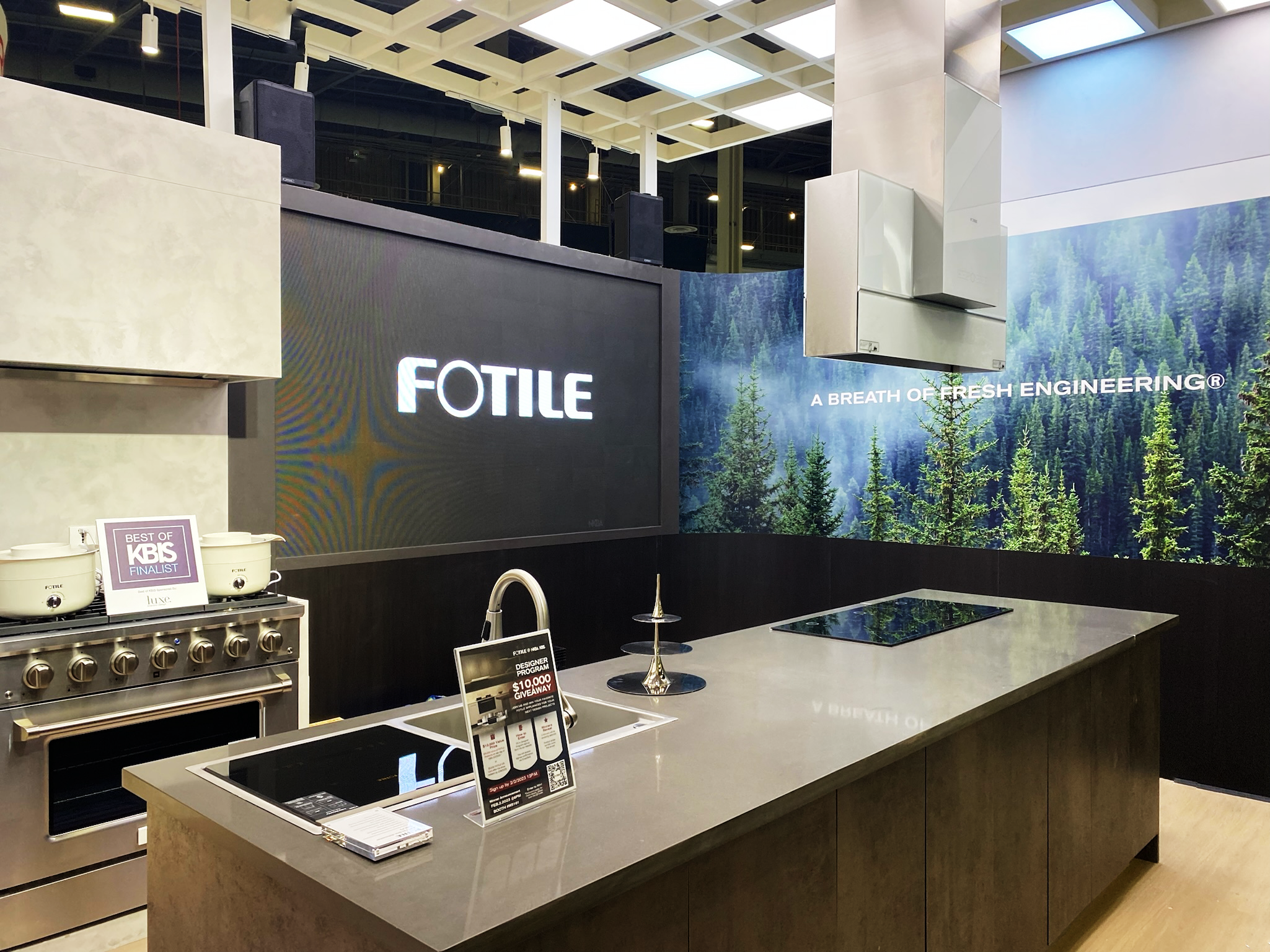 Open Kitchen with island station and FOTILE 42in Island Hood