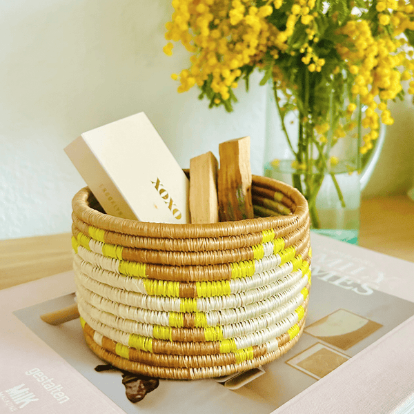 Small braided basket - By Native