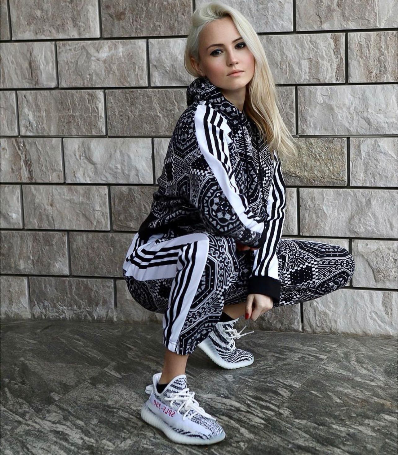 Adidas Yeezy Boost V2 Zebra 'Womens' – The Shoe