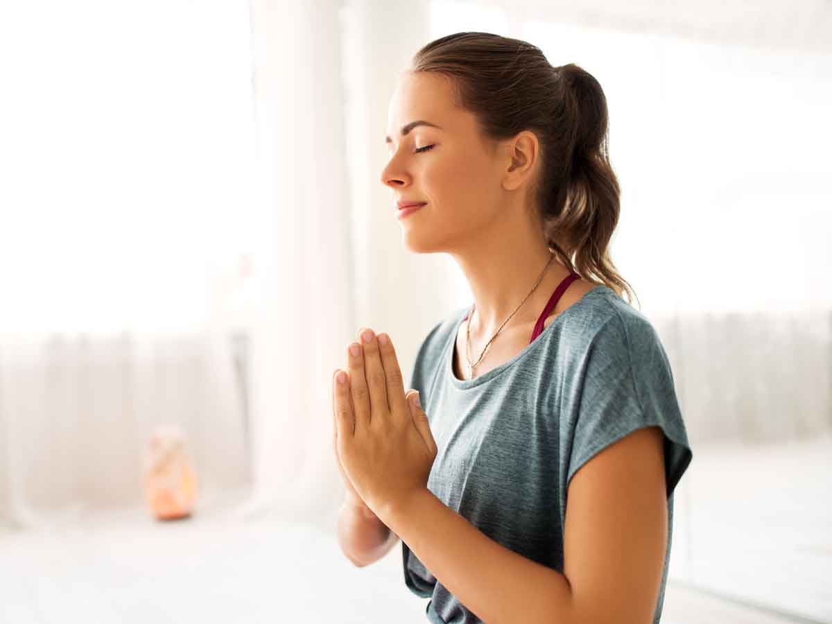 woman praying