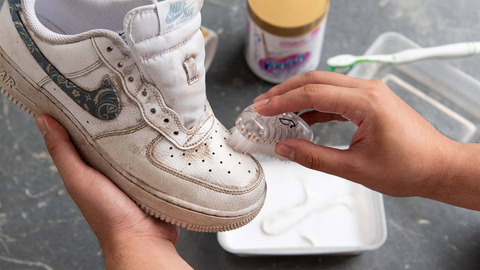 Cleaning your Air Force 1 sneakers